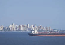 China acusa a EEUU de "violar el derecho internacional" por la incautación de petroleros