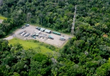 El petróleo convive en selva que no puede tocarse en Ecuador
