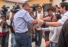 Más pruebas de que Correa se ferió la plata del terremoto