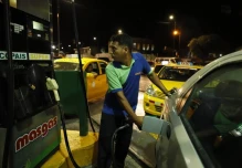 Gasto en subsidios equivale al 50 % del PIB y a toda la deuda de Ecuador
