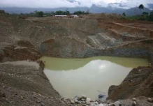 Casi mil millones en oro ilegal salieron de Ecuador en los últimos 5 años
