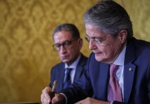 Ecuador apunta a la inversión privada en el sector petrolero