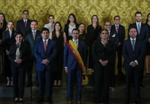 Noboa hace cambios en su Gobierno luego de la primera vuelta