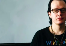 Hombre descrito como cercano a Assange, capturado en Quito