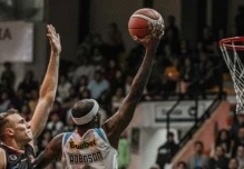 Jorge Guzmán, campeón de la Liga Básquet Pro