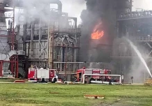 Un incendio afectó refinería de YPF, la mayor de Argentina