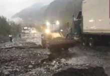 Fuertes lluvias y deslaves cierran vías principales en Napo