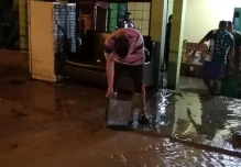 Calles anegadas por lluvia en Zamora
