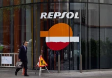 Extrabajadores de Repsol denuncian incumplimiento de obligaciones laborales