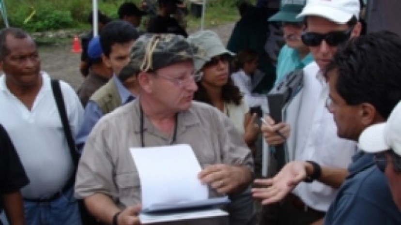 Charles Calmbacher (centro), perito de los demandantes, durante la inspección judicial al pozo Sacha Charles Calmbacher (centro), perito de los demandantes, durante la inspección judicial al pozo Sacha