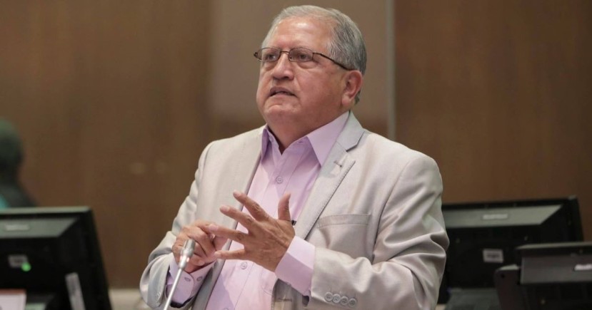 El analista petrolero resaltó el acuerdo firmado entre la Corporación Estatal Petrolera Ecuatoriana (CEPE) y Texaco./ Foto: cortesía El analista petrolero resaltó el acuerdo firmado entre la Corporación Estatal Petrolera Ecuatoriana (CEPE) y Texaco./ Foto: cortesía