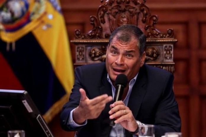 El presidente de Ecuador, Rafael Correa, durante las declaraciones desde el Palacio de Gobierno de Quito (EFE) El presidente de Ecuador, Rafael Correa, durante las declaraciones desde el Palacio de Gobierno de Quito (EFE)