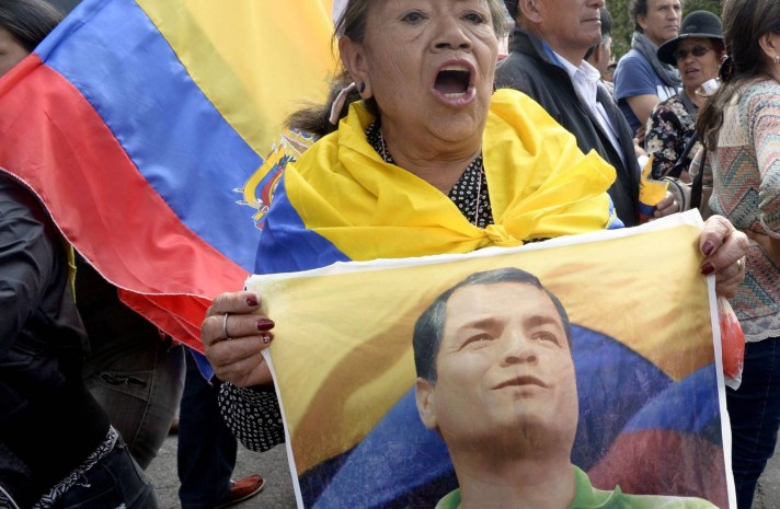 Seguidores de Rafael Correa durante una protesta en Quito. Foto: El País Seguidores de Rafael Correa durante una protesta en Quito. Foto: El País