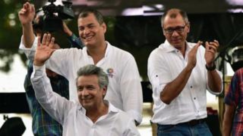 Los conflictos entre el expresidente Rafael Correa, el presidente, Lenín Moreno, y el vicepresidente, Jorge Glas, no tardaron en aparecer. Foto: BBC Mundo Los conflictos entre el expresidente Rafael Correa, el presidente, Lenín Moreno, y el vicepresidente, Jorge Glas, no tardaron en aparecer. Foto: BBC Mundo
