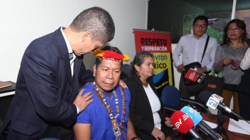 Reclamo. Pablo Fajardo y Humberto Piaguaje dicen que Chevron quiere presionar al país con este fallo. Foto: Expreso Reclamo. Pablo Fajardo y Humberto Piaguaje dicen que Chevron quiere presionar al país con este fallo. Foto: Expreso