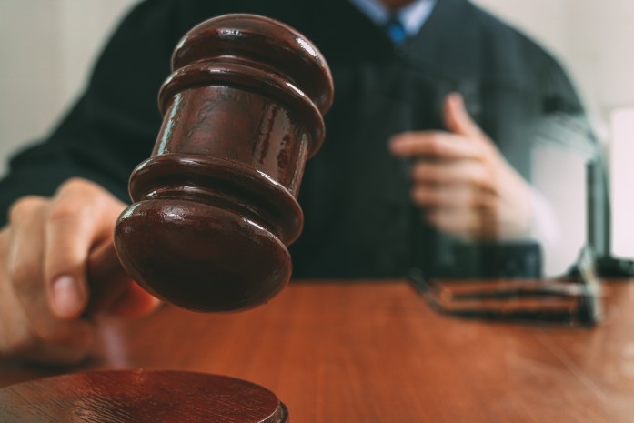 ¿Quiénes pagan las atrocidades? / Foto: Shutterstock ¿Quiénes pagan las atrocidades? / Foto: Shutterstock