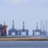La OPEP+ decidió aumentar su producción en noviembre en 137.000 barriles diarios
