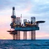 La escalada entre Irán, Estados Unidos e Israel genera incertidumbre en los mercados energéticos y presiona al alza los precios del crudo.