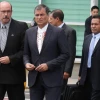 Correa pide renuncias para el último semestre