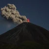 Volcán Reventador registró emisiones de vapor y ceniza de más de 1.000 metros