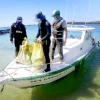 Extraen de los fondos marinos de Galápagos 2.239 kilos de basuras
