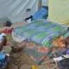En Pedernales aún viven en carpas
