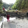Lluvias provocan derrumbes en carretera Baños-Puyo