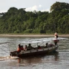 Zarpó la primera canoa de indígenas amazónicos potenciada con energía solar