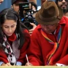 Luisa González firmó pacto con Pachakutik 