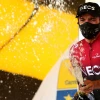 El ecuatoriano Carapaz se impone en la tercera etapa y es nuevo líder