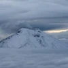 El Cotopaxi emanó una columna de mil metros de altura de gases y ceniza