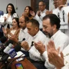Yofre Poma acudió a la Asamblea a exigir que lo dejen volver a su curul, pero no lo consiguió