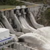 El aumento de partículas arrastradas por los ríos obligó a suspender temporalmente la operación de la principal hidroeléctrica del país