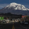 Ministerio alerta sobre alto riesgo de avalancha en volcán ecuatoriano Chimborazo
