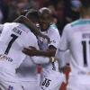 Liga goleó al Antofagasta y revive en la Sudamericana