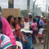 Larga fila para acceder al Buque Hospital USNS Confort de la Armada de EE.UU.