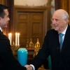 Daniel Noboa analiza temas de cooperación en una reunión con el rey de Noruega 