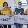 64 estudiantes de Lago Agrio recibieron becas