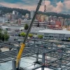 Construcción impulsa la economía de Ecuador, mientras el petróleo cae