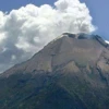 Aeropuerto de Quito opera con normalidad tras emisión de ceniza del Reventador 