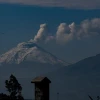 El Cotopaxi registra señal sísmica mientras emite ceniza