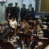 El diálogo del Gobierno deja fuera a los partidos políticos