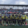 Exglorias de Ecuador desfilaron por las calles y jugaron fútbol en Macas
