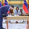 Venezuela autoriza a Shell desarrollar el campo gasífero Loran
