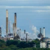 AIE elevó sus previsiones de crecimiento de la oferta mundial de petróleo en 2025 y 2026
