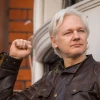 Desclasificado: Assange sí renunció al asilo político