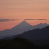 La incandescencia del volcán Sangay pudo ser observada por las cámaras
