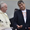 Apoteósico recibimiento al Papa y sonora pifiada a Correa
