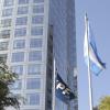 En un plazo de catorce días Argentina debe transferir sus acciones de YPF a una cuenta en BNYM
                                                width=