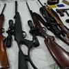3 policías fueron detenidos por intentar meter armas a la cárcel en Cuenca 
